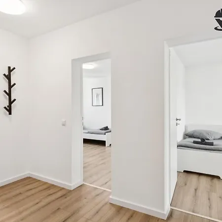 Monteur - Fuer Bis Zu 7 Personen In 63069 Offenbach Am Main - Of06 דירה *